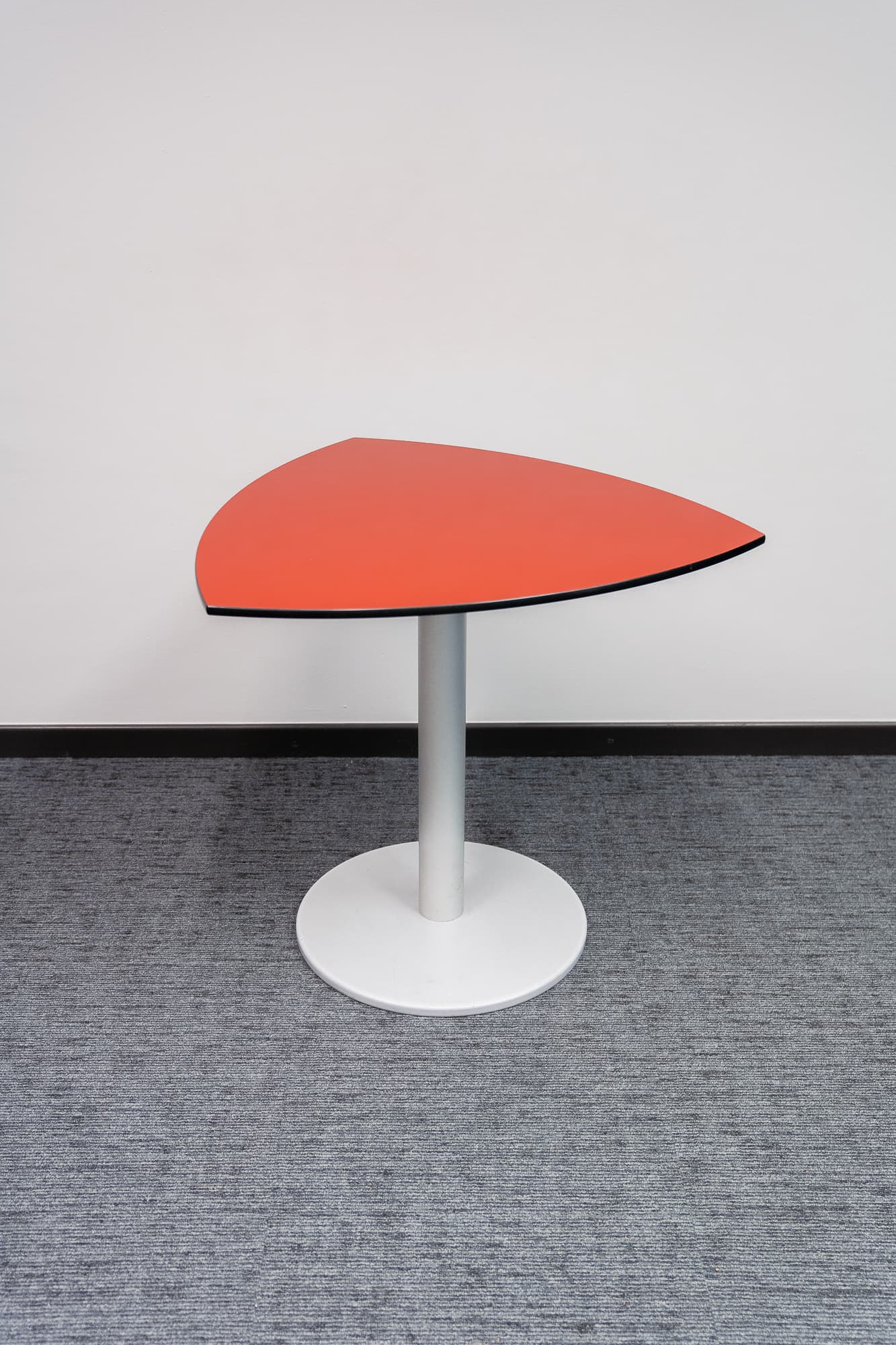 BENE triangular occasional table